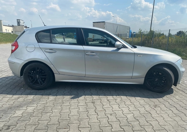 BMW Seria 1 cena 17000 przebieg: 149000, rok produkcji 2005 z Warszawa małe 254